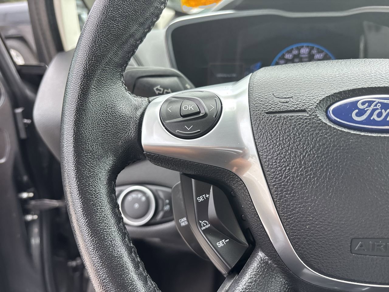 2017 Ford C-Max Hybrid SE photo 25
