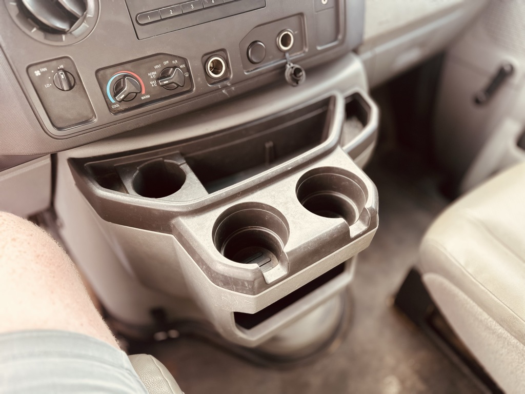 2012 Ford E-350 photo 18