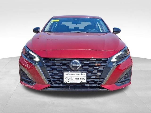 2024 Nissan Altima 2.5 SR photo 2