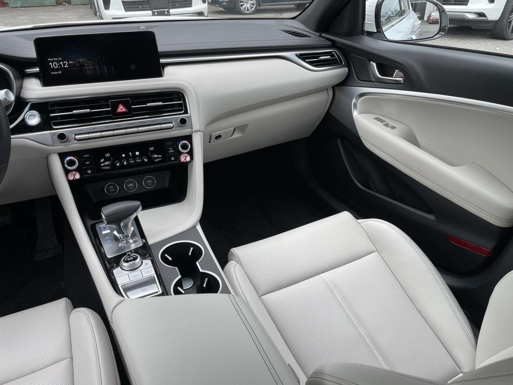 2024 Genesis G70 2.5T Sport Prestige photo 9