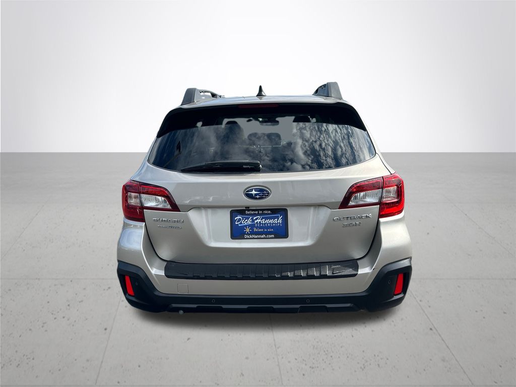 2018 Subaru Outback 3.6R Limited photo 8