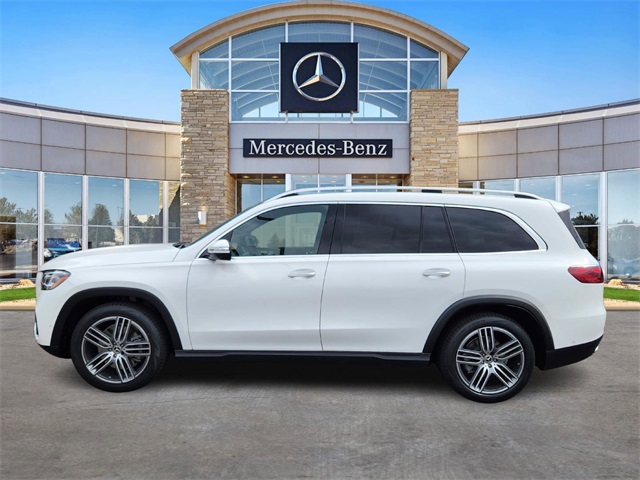 2025 Mercedes Benz GLS 450 4MATIC photo 2