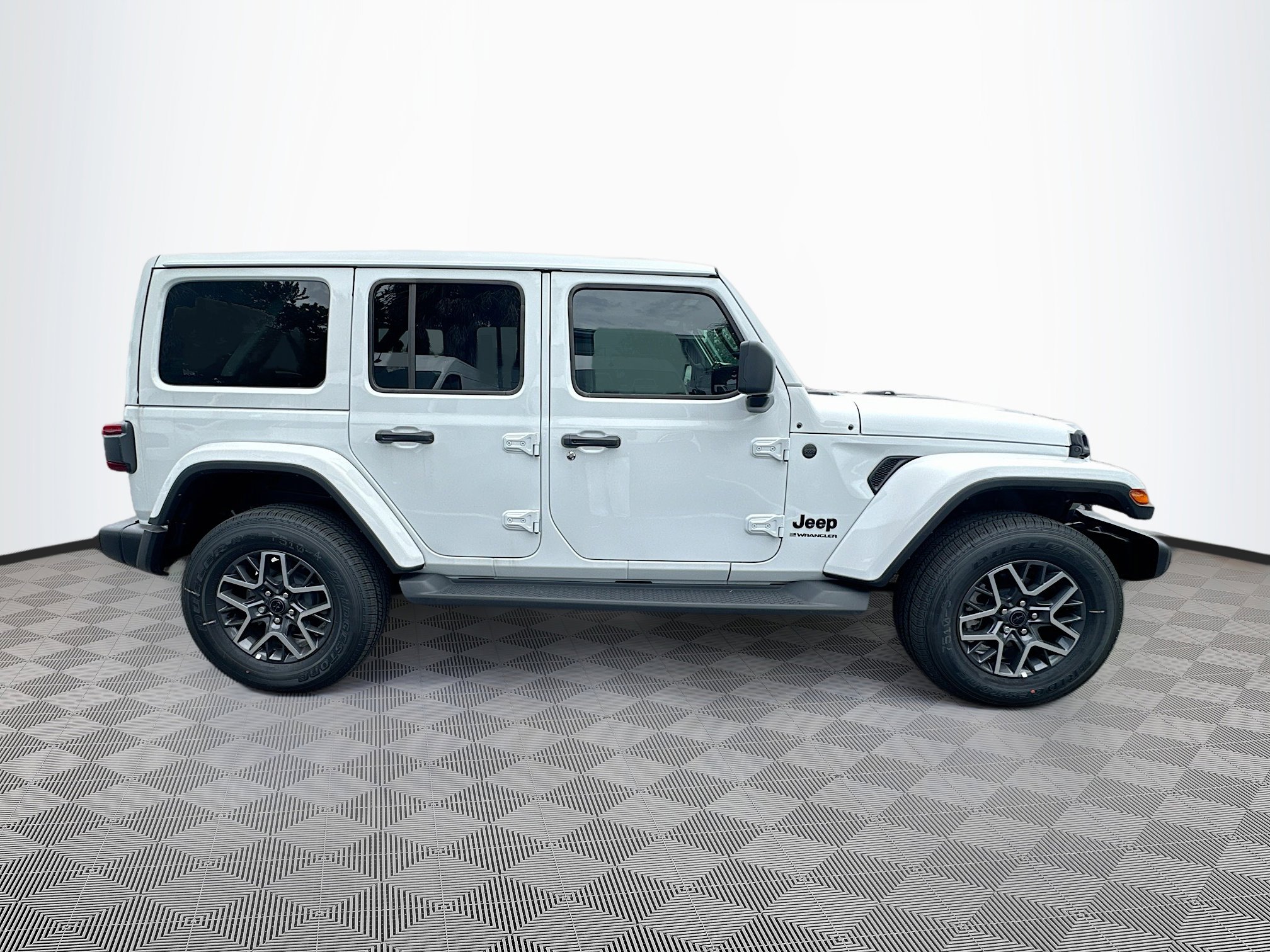 2025 Jeep Wrangler Sahara photo 3