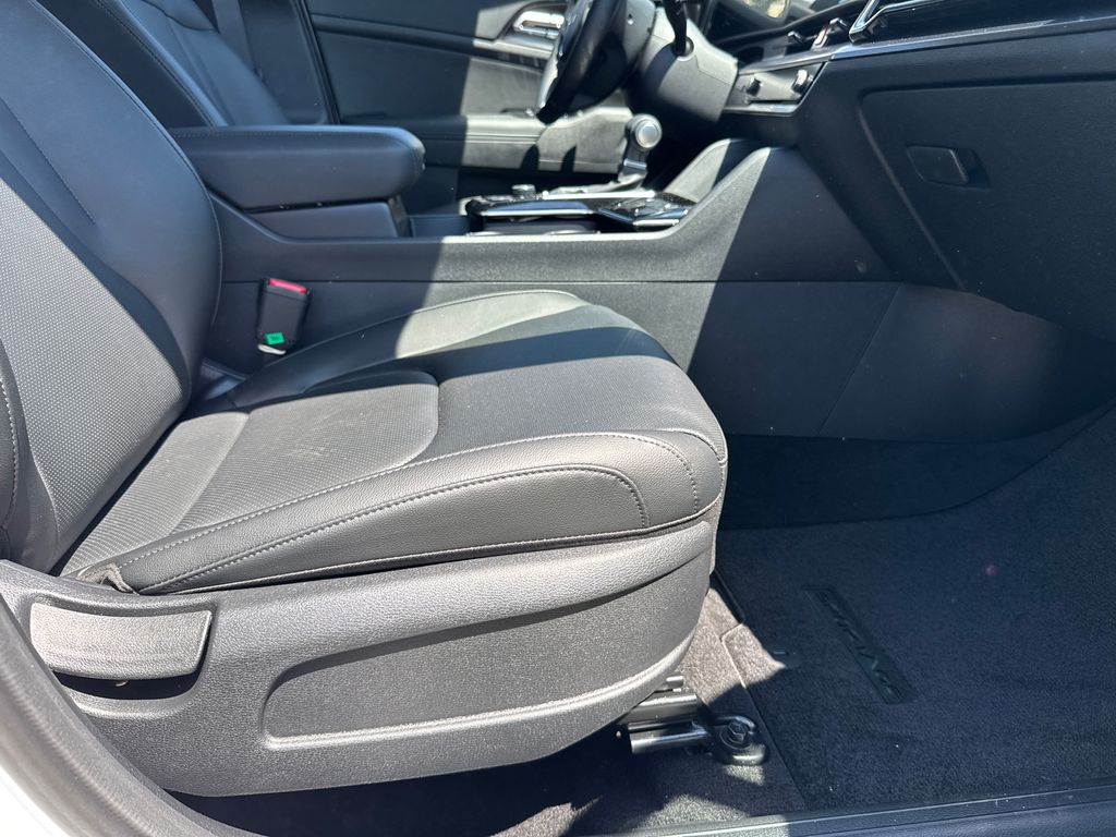 2025 Kia Sportage EX photo 12