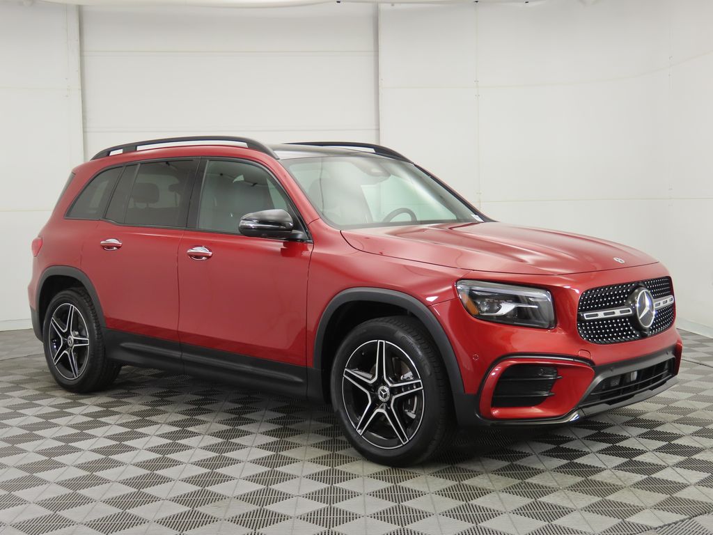 2025 Mercedes Benz GLB 250 photo 3