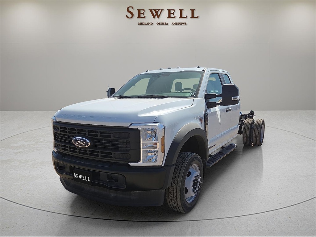 2025 Ford F-550 Super Duty Chassis Cab XL's photo