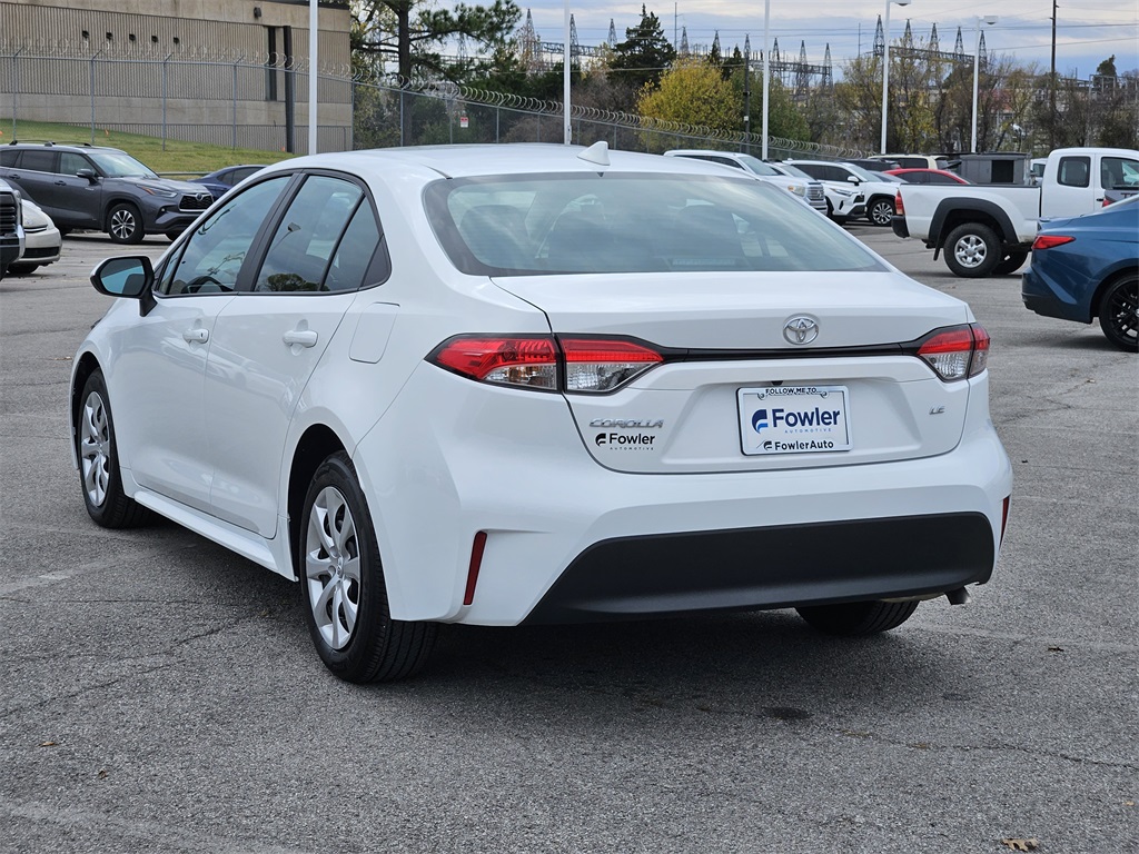 2025 Toyota Corolla LE photo 4