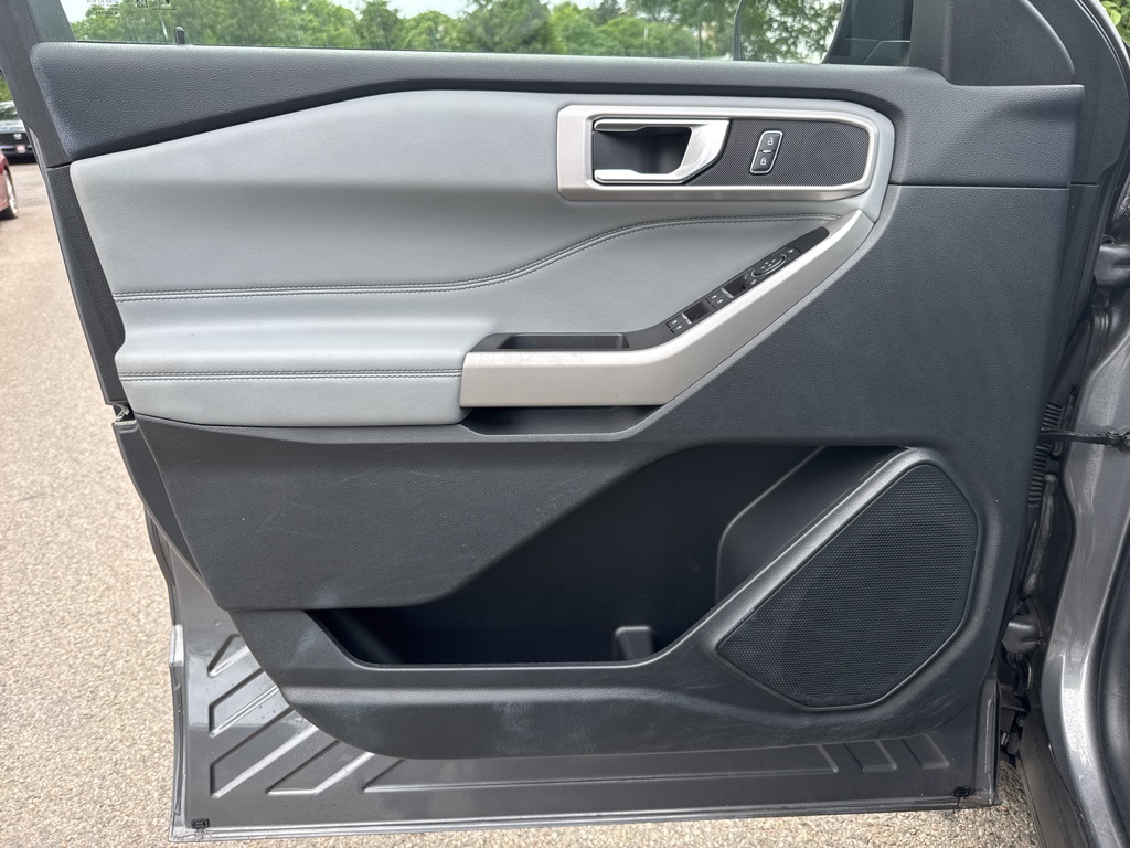 2022 Ford Explorer XLT photo 17