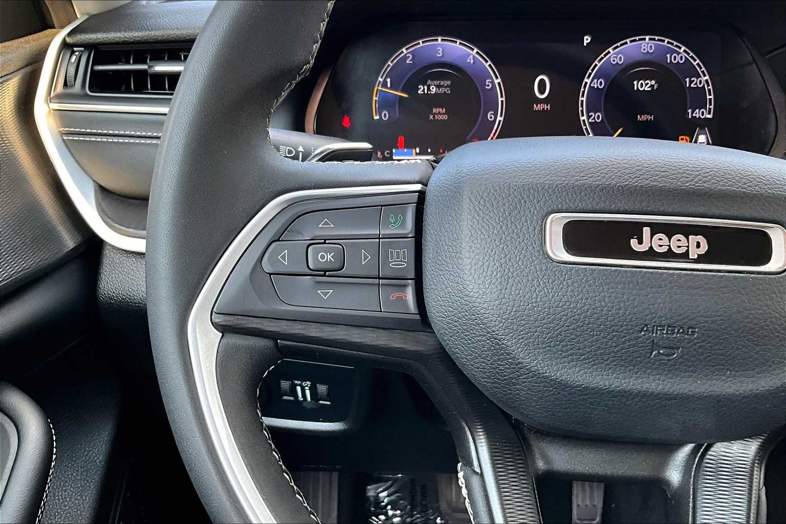 2023 Jeep Grand Cherokee Laredo Altitude photo 21