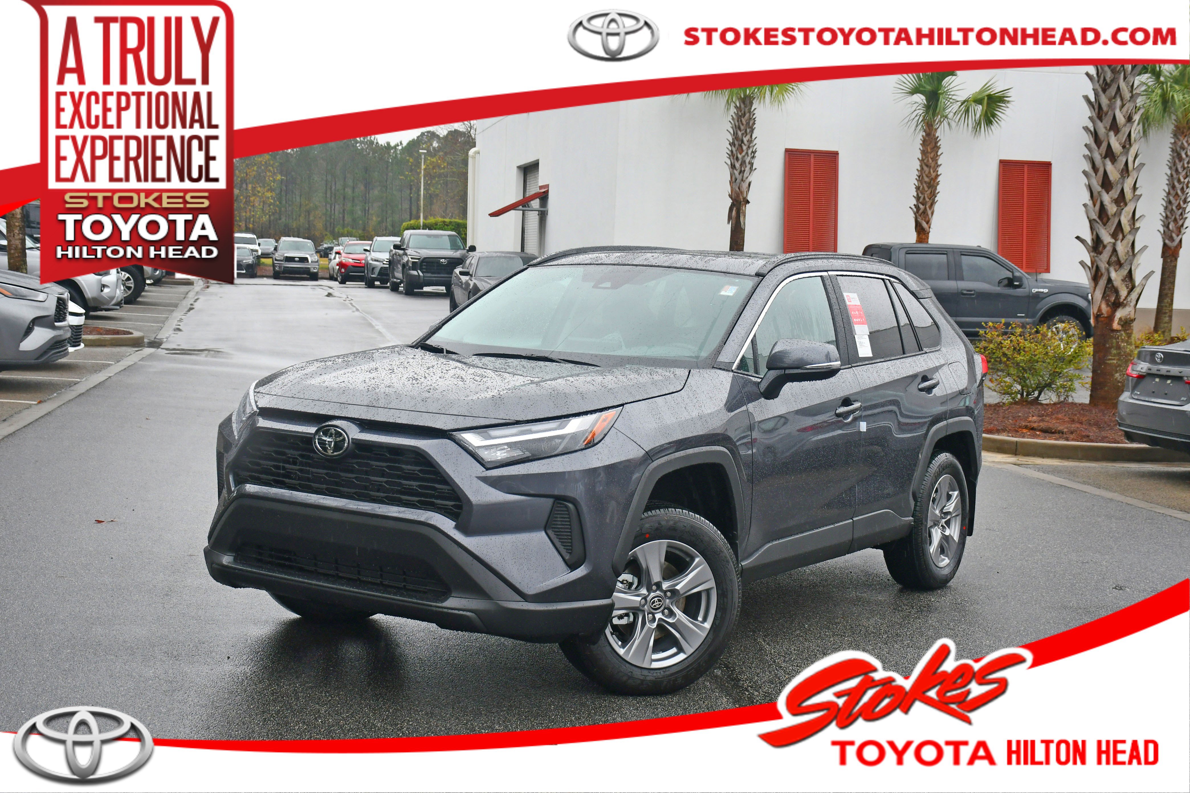 2025 Toyota RAV4 XLE's photo