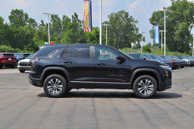 2026 Chevrolet Equinox LT photo 2