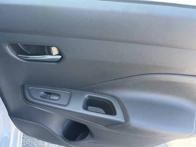 2025 Nissan Versa 1.6 SV photo 23