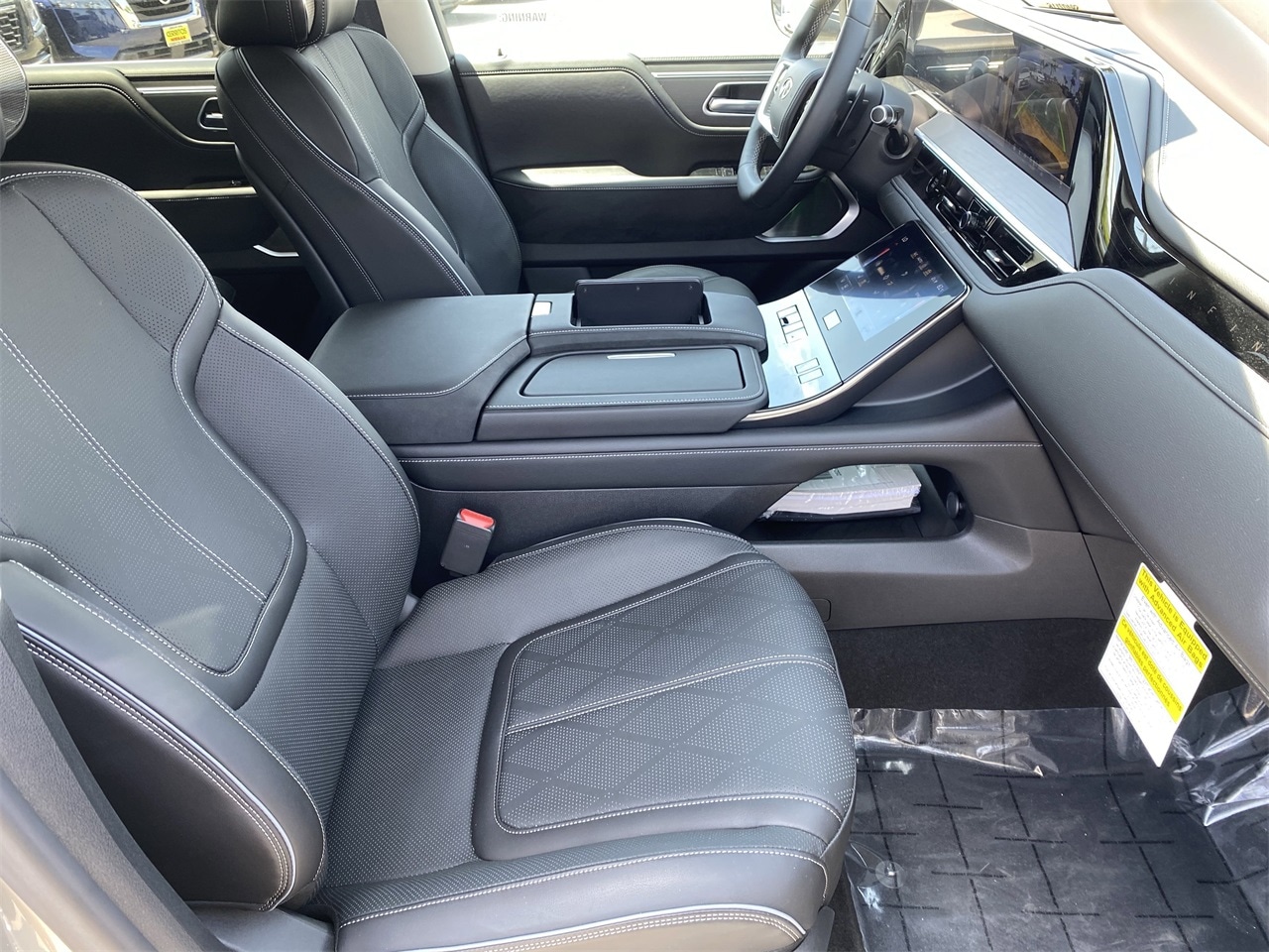 2025 Infiniti QX80 Sensory photo 9