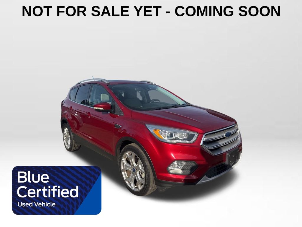 2019 Ford Escape Titanium's photo