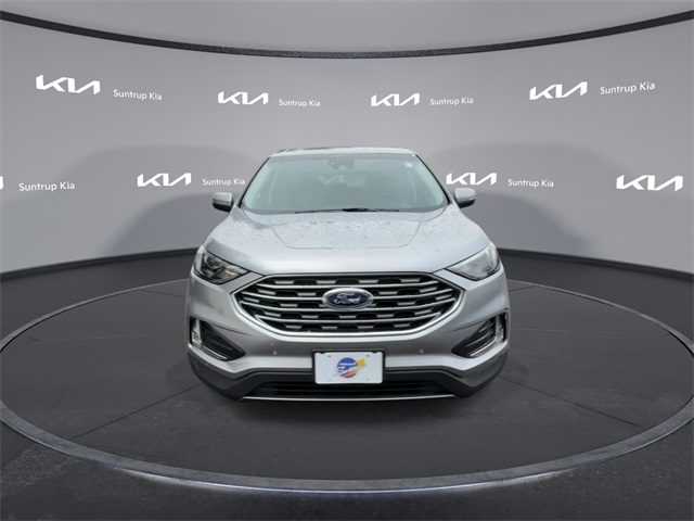 2024 Ford Edge Titanium photo 3