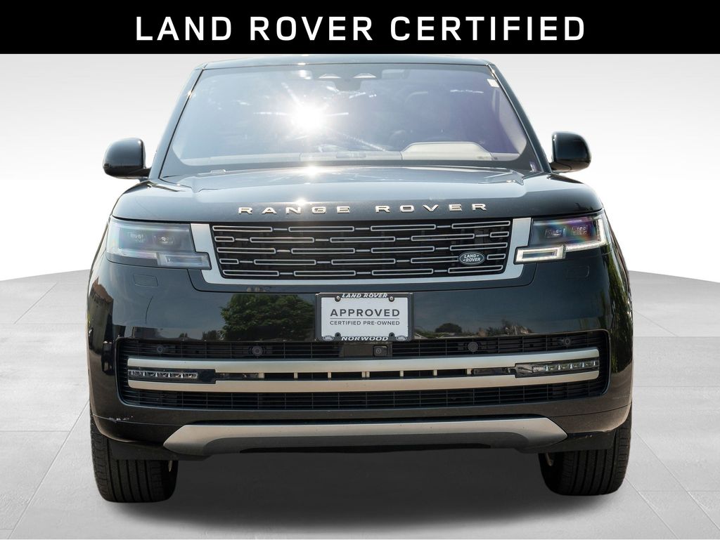 2023 Land Rover Range Rover SE photo 2