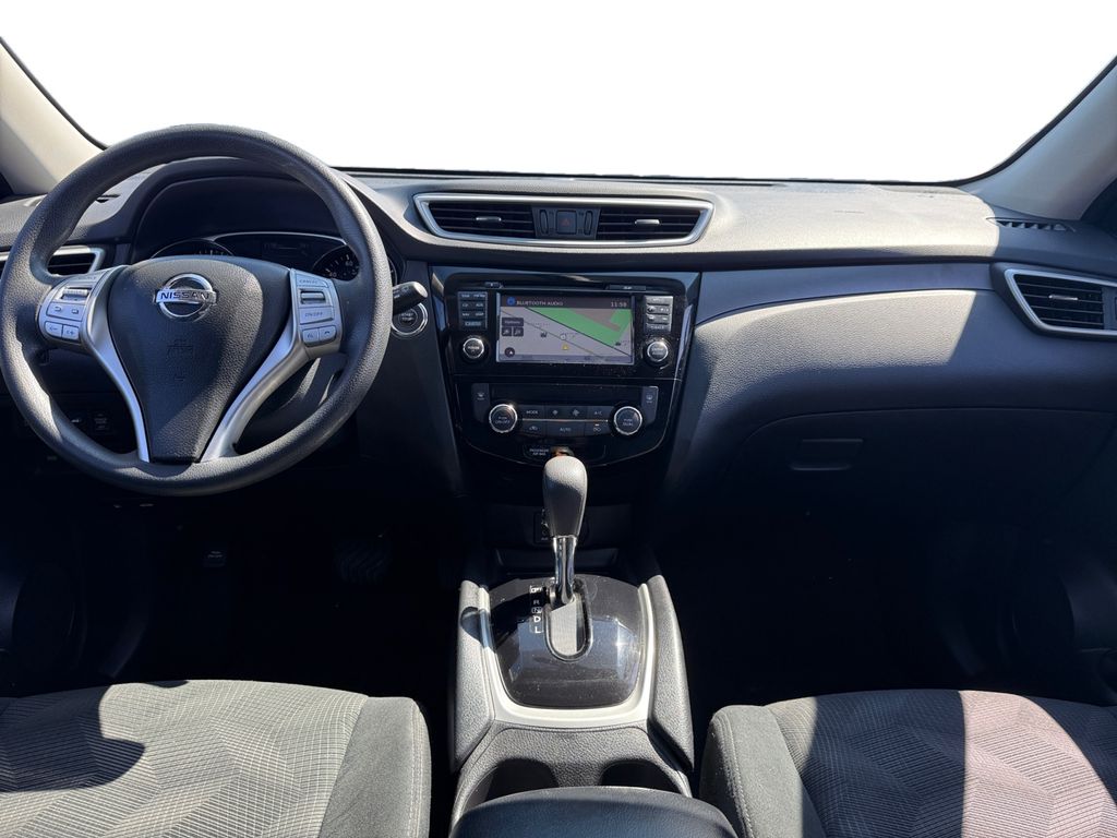 2016 Nissan Rogue SV photo 10