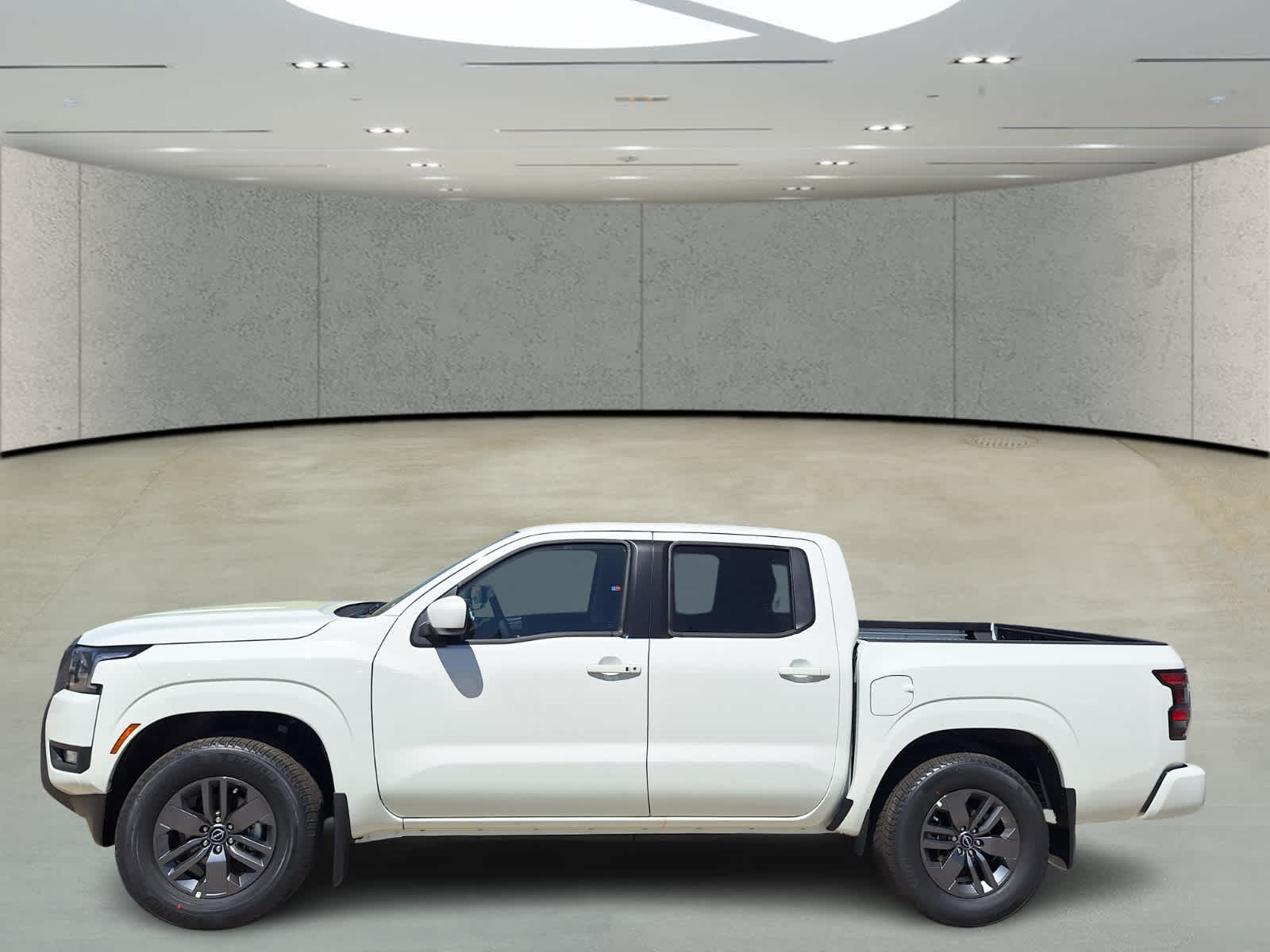 2025 Nissan Frontier Crew Cab SV photo 2