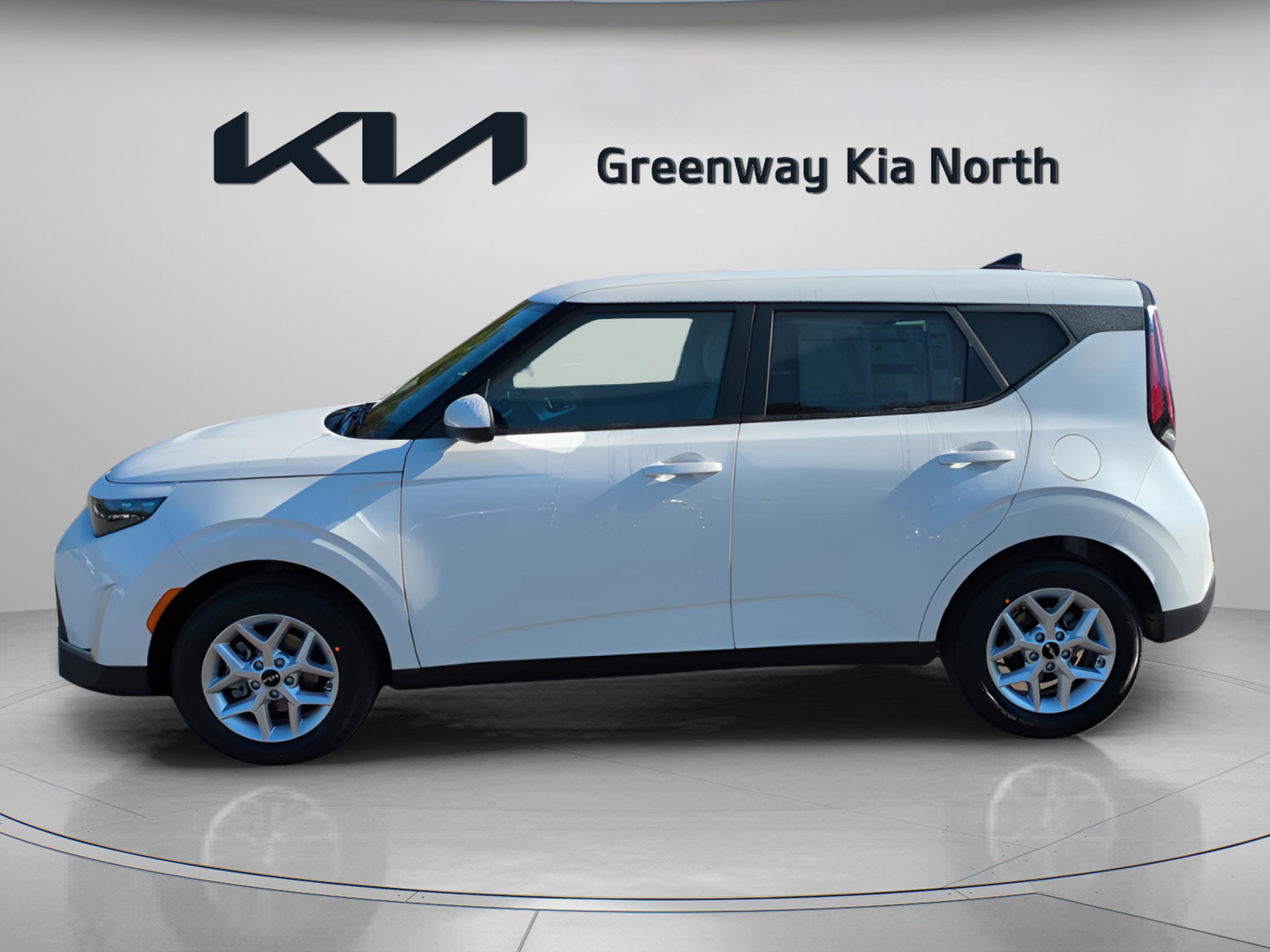 2025 Kia Soul LX photo 3