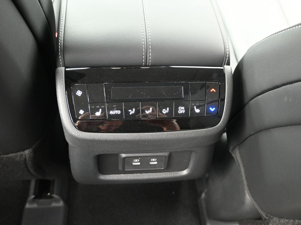 2026 Infiniti QX60 Luxe photo 17