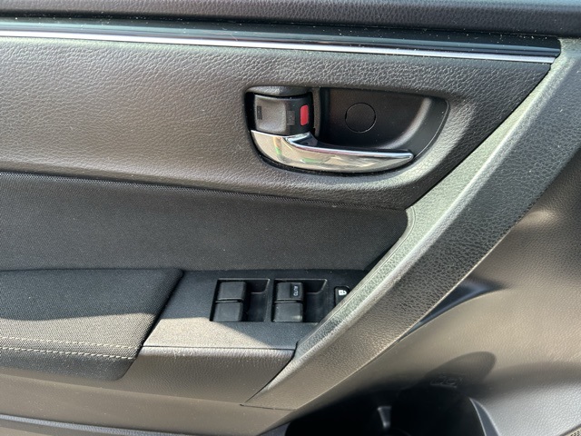 2018 Toyota Corolla L photo 10