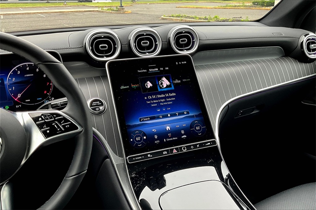 2025 Mercedes Benz GLC 300 4MATIC photo 6