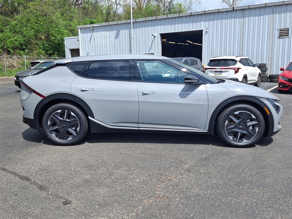 2025 Kia EV6 Light photo 7