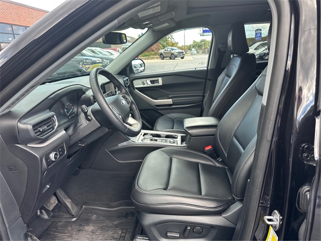 2023 Ford Explorer XLT photo 9
