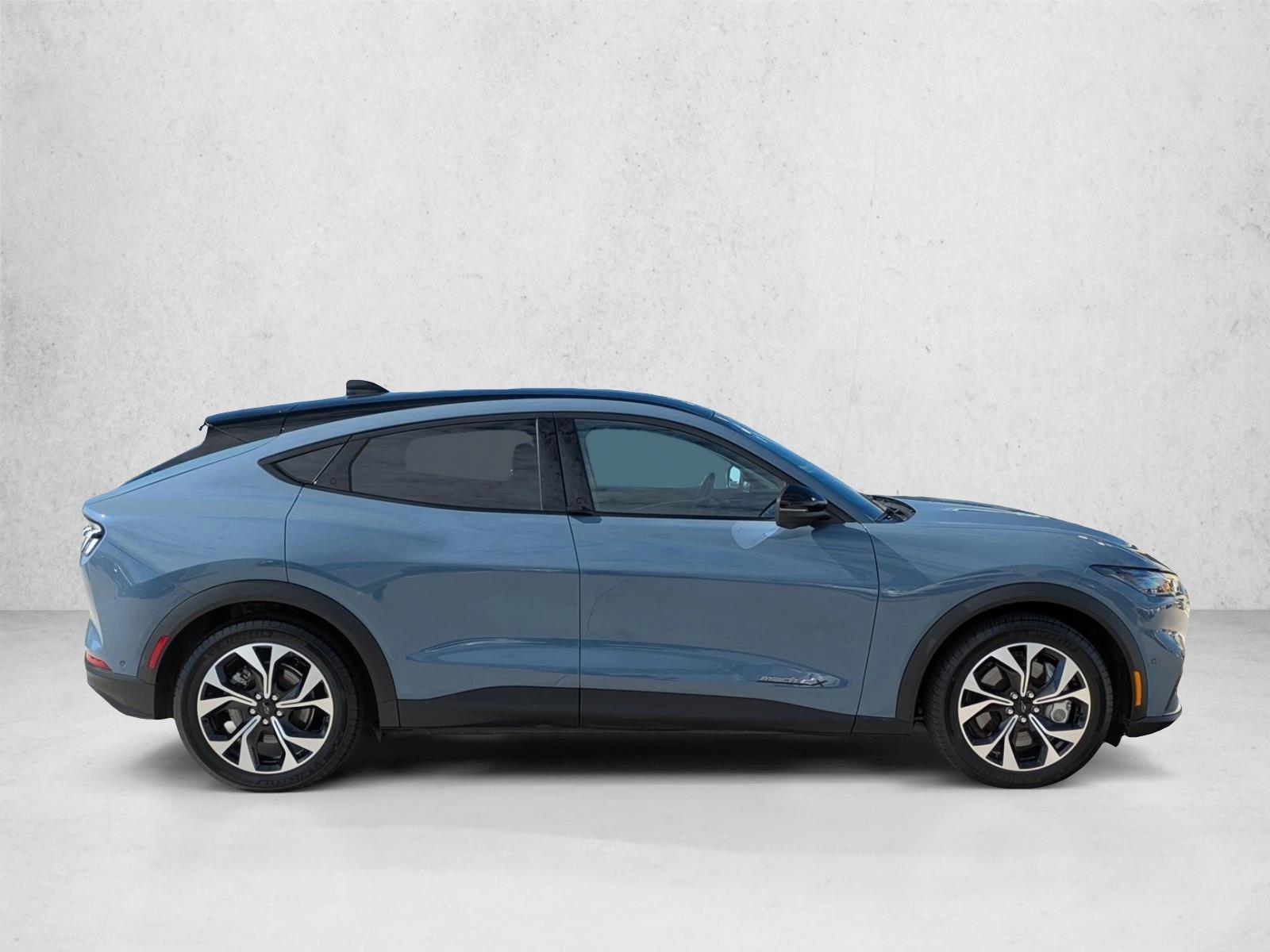 2024 Ford Mustang Mach-E Select photo 4
