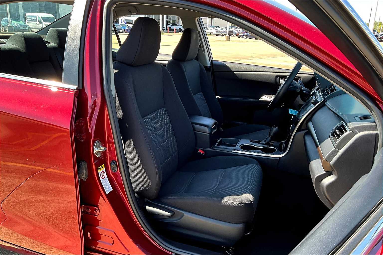 2017 Toyota Camry LE photo 8