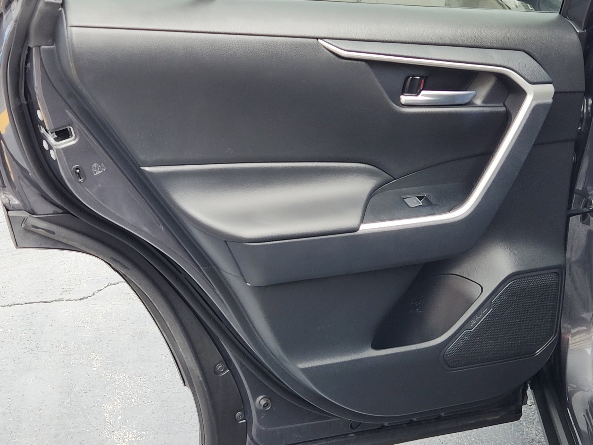 2025 Toyota RAV4 XLE photo 22