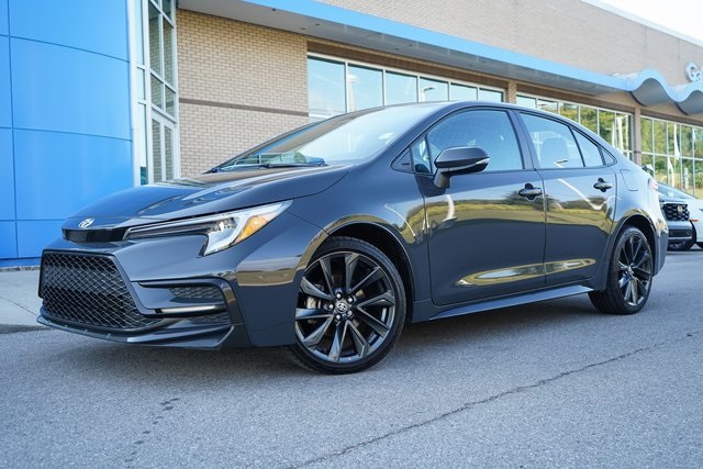2025 Toyota Corolla SE photo 2