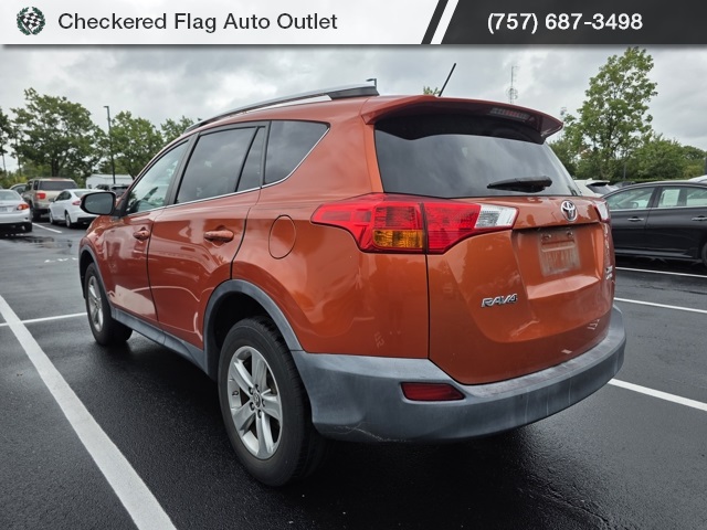 2015 Toyota RAV4 XLE photo 4