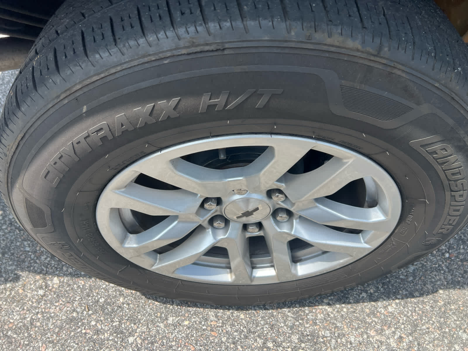 2018 Chevrolet Silverado LT photo 16