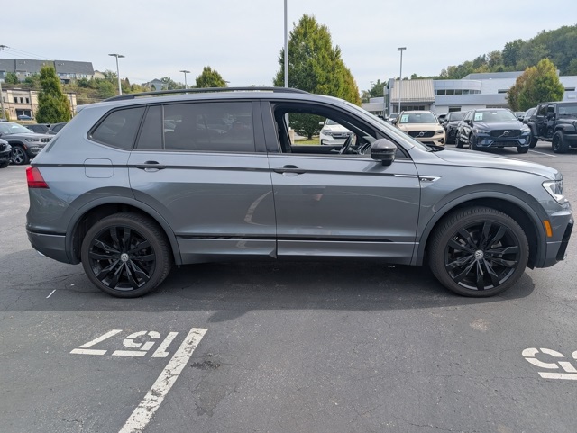 2020 Volkswagen Tiguan SE R-Line Black photo 5