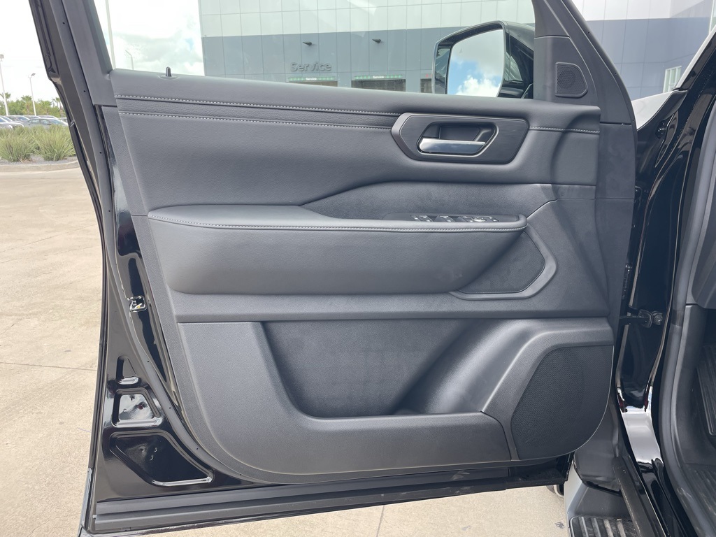 2026 Nissan Armada SV photo 11