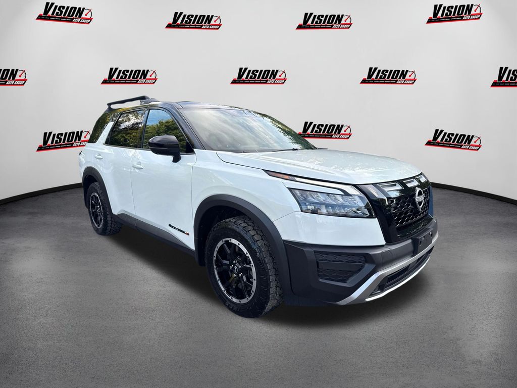 2024 Nissan Pathfinder Rock Creek photo 3