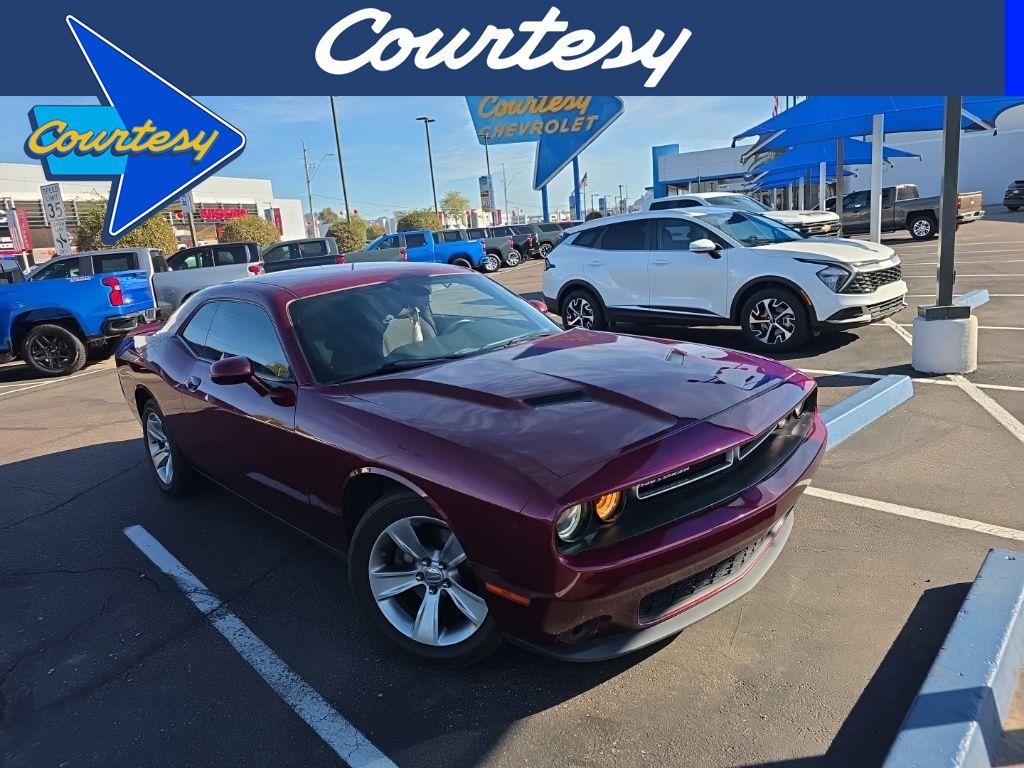 2019 Dodge Challenger SXT's photo