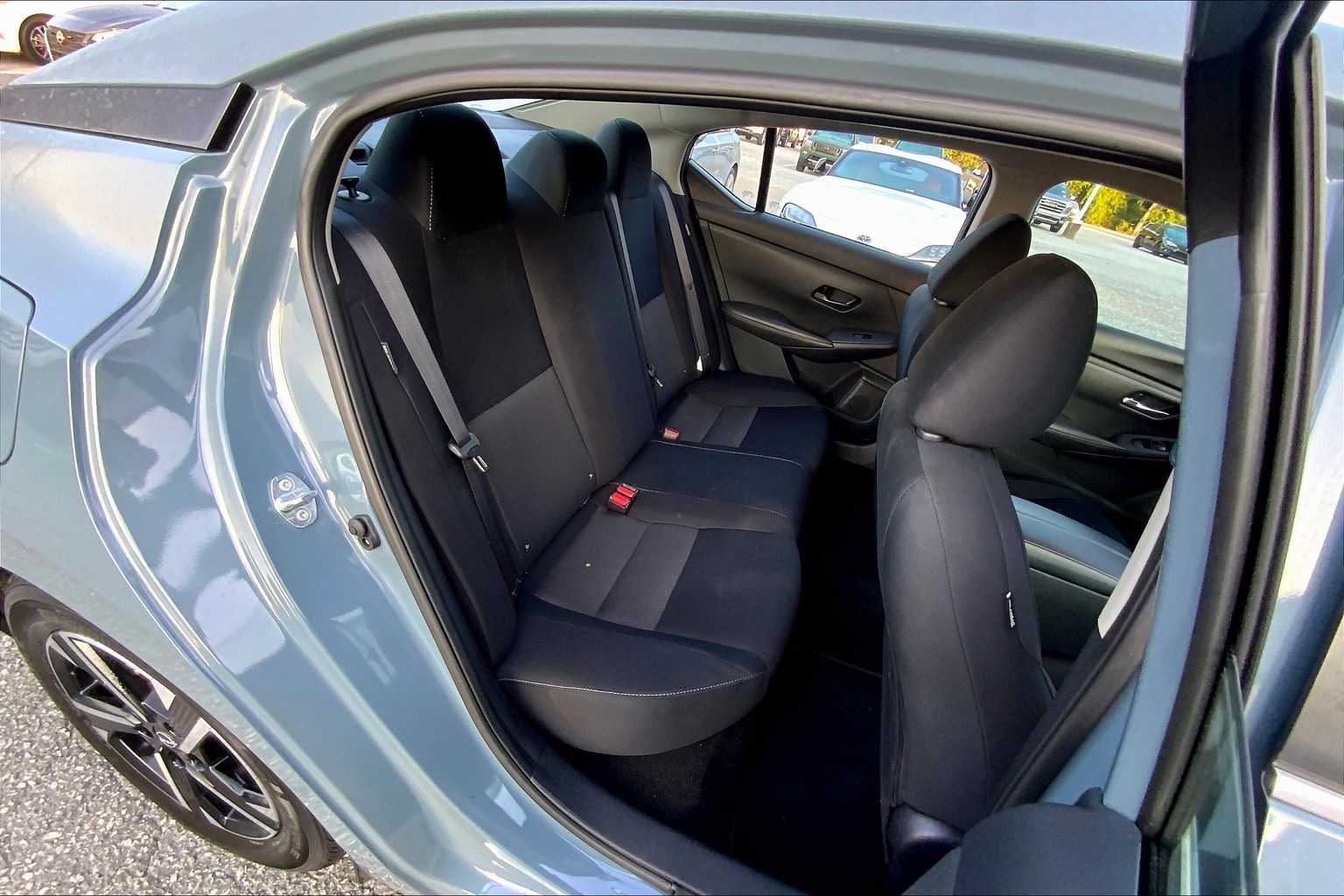 2024 Nissan Sentra SV photo 18