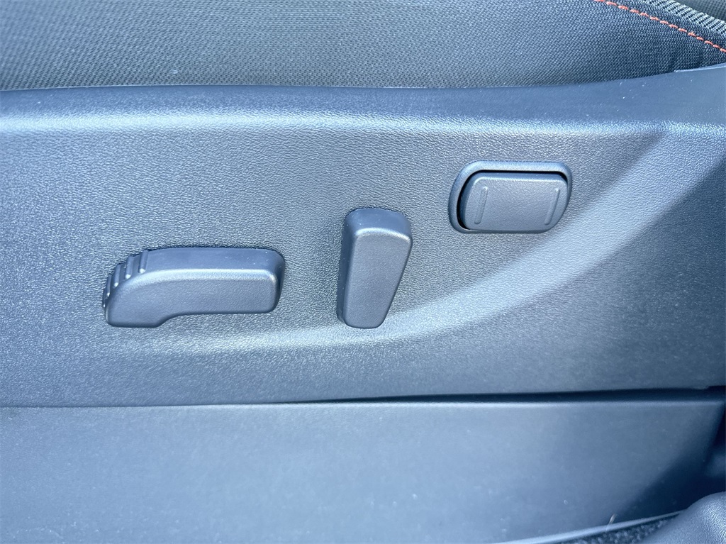 2025 Nissan Frontier PRO-4X photo 18