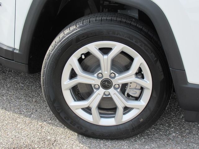2025 Jeep Compass Latitude photo 7