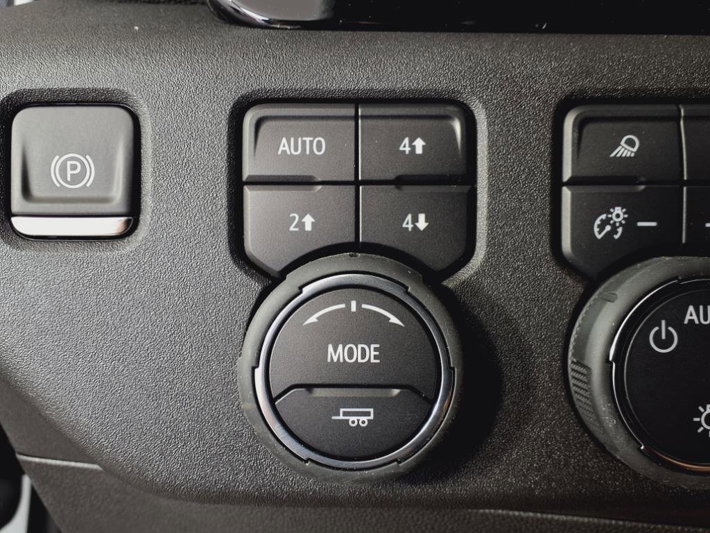 2025 Chevrolet Silverado 1500 LT photo 6