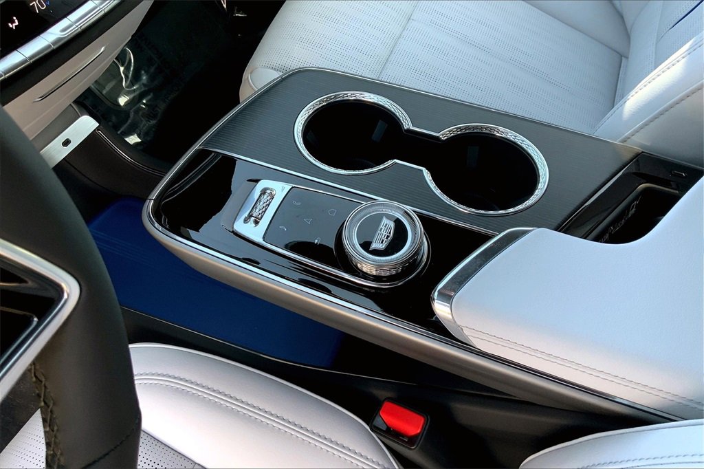 2025 Cadillac Lyriq Sport photo 9