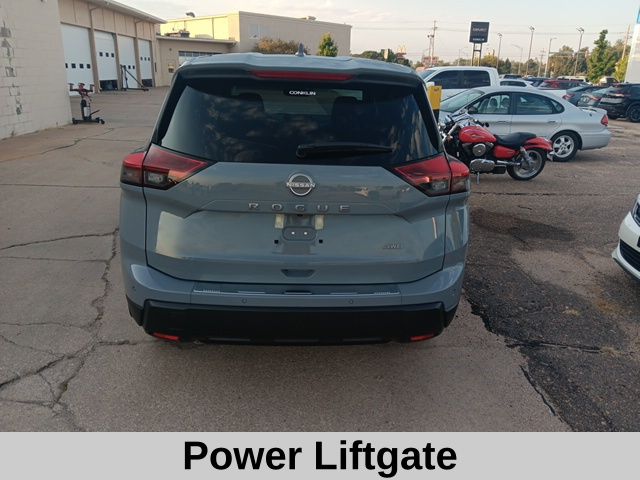 2026 Nissan Rogue SV photo 3