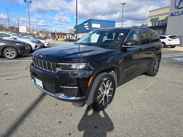 2023 Jeep Grand Cherokee Limited photo 3