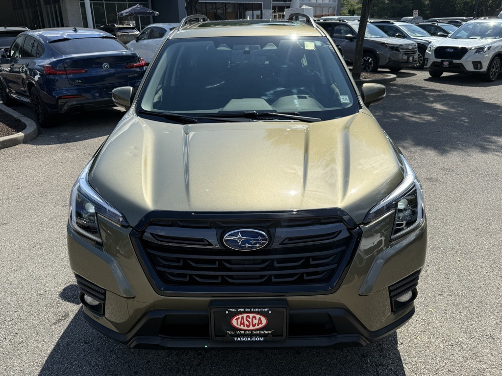 2023 Subaru Forester Limited photo 2