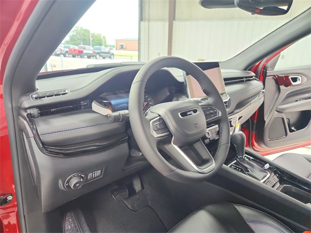 2025 Jeep Compass Latitude photo 16