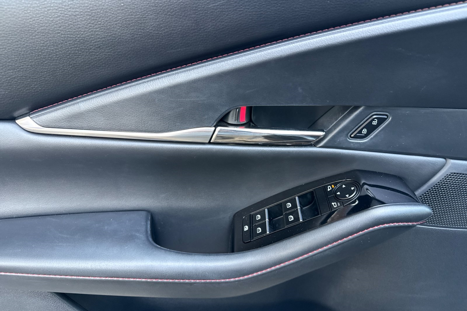 2022 Mazda CX-30 2.5 S Carbon photo 11