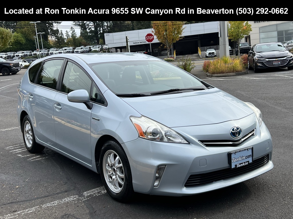 2013 Toyota Prius v Three