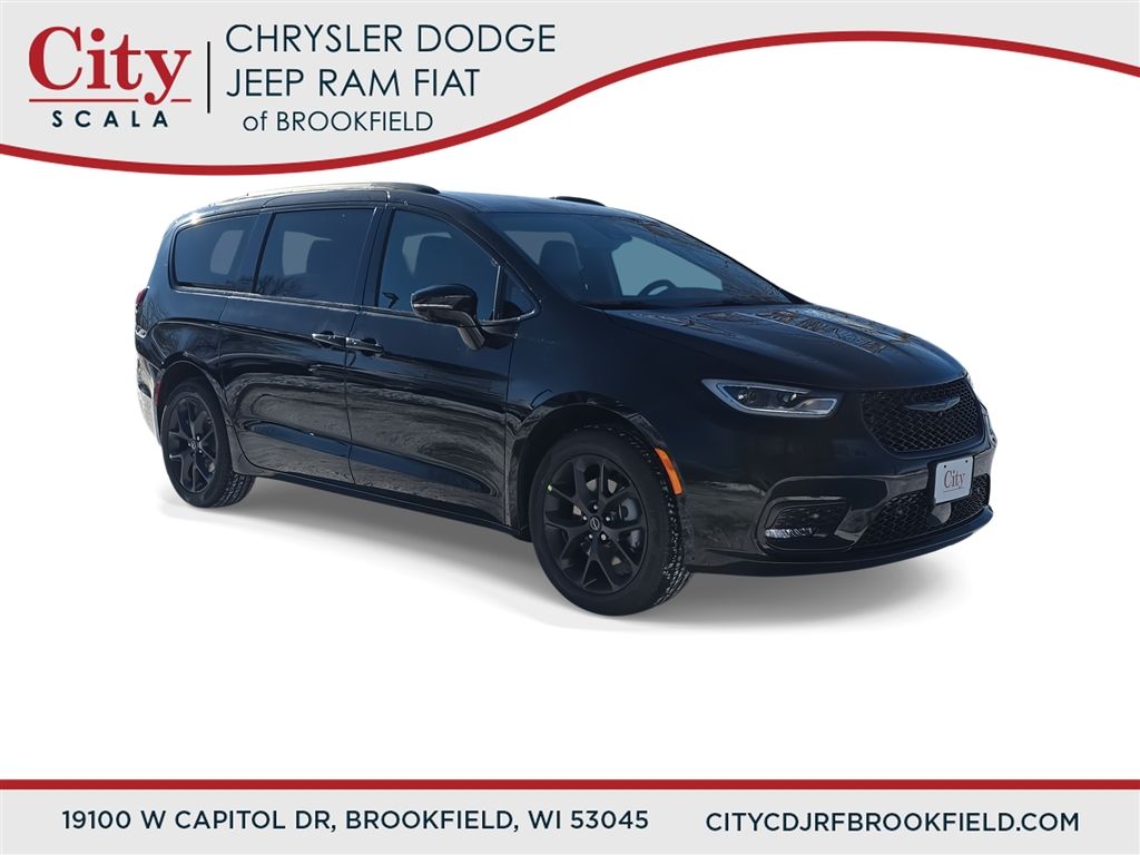 2026 Chrysler Pacifica Select's photo